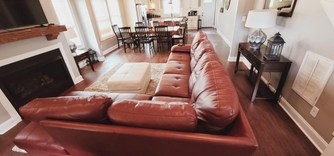 Spacious Deluxe House For You, Your Family And Friends Charlotte Eksteriør billede