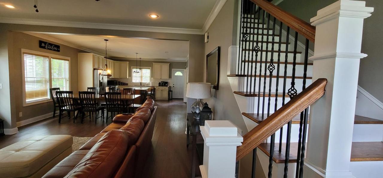 Spacious Deluxe House For You, Your Family And Friends Charlotte Eksteriør billede